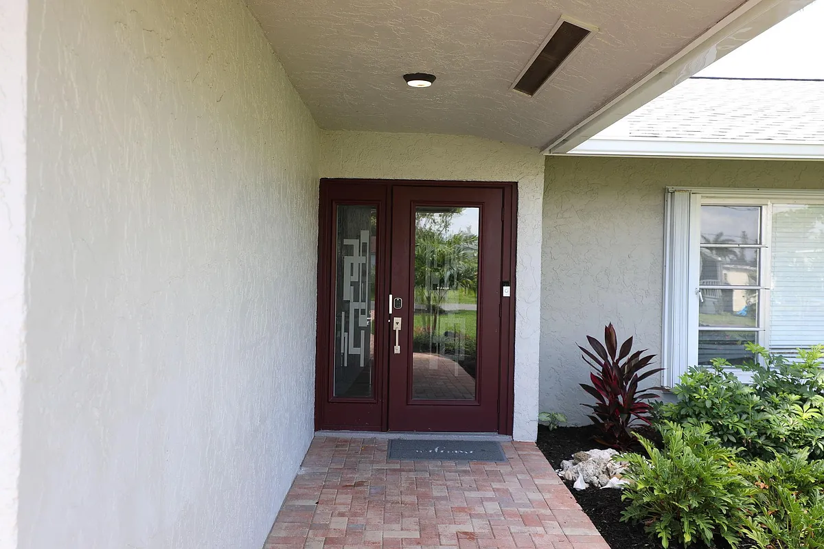 Building Photo - 15909 Candle Dr