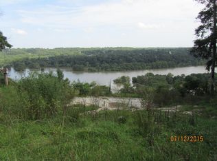 102 Page St, Forsyth, MO 65653