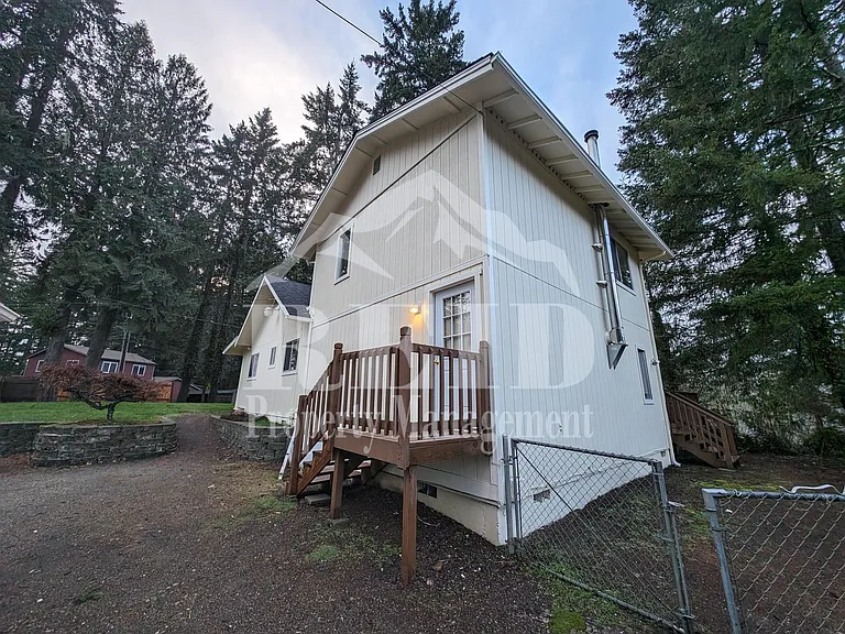 671 Creekside Dr — Photo 24