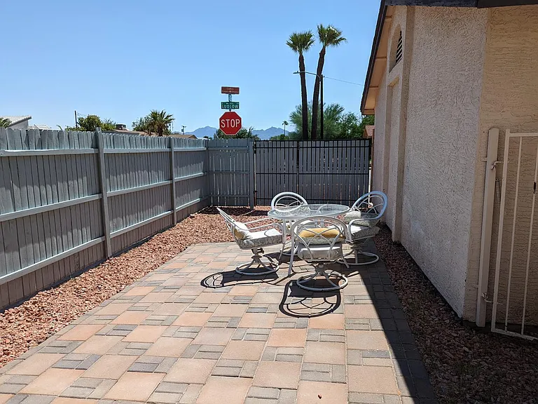 306 E Ludlow Dr #B — Photo 18