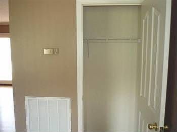 2nd image of 1242 Murrell Rd