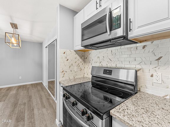 3rd image of 1304 Lighthouse Rd