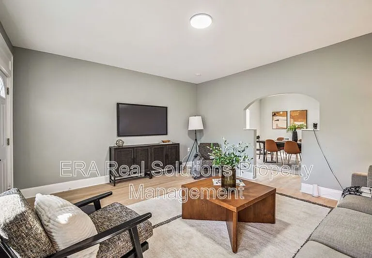 105 Rodgers Ave — Photo 7