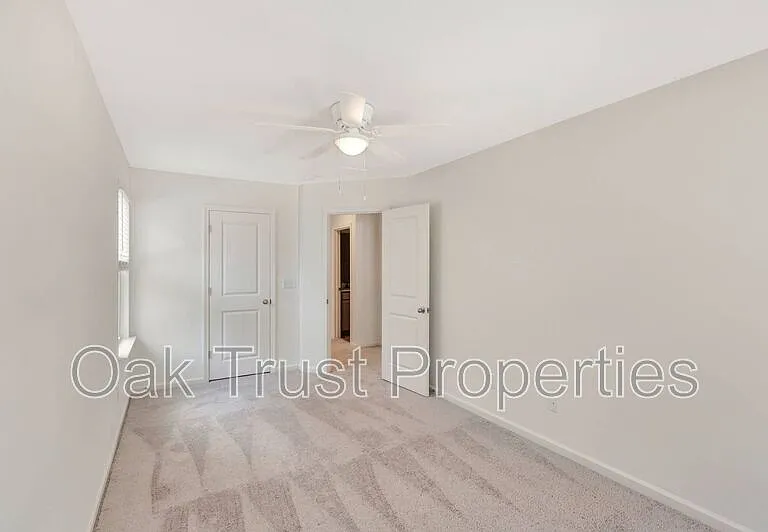 500 Trotters Ln — Photo 24