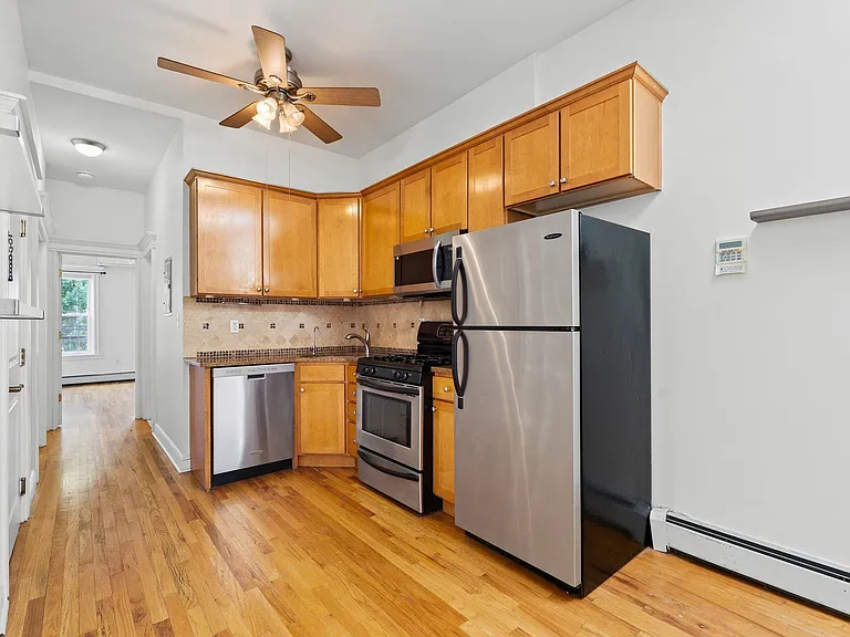 349 7th St #3R — Photo 5