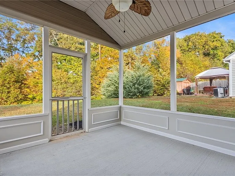 153 Tysonridge Ct — Photo 25