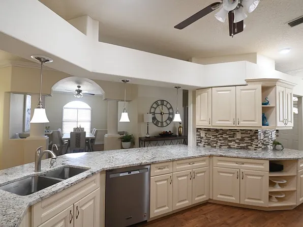 3610 Doral St, Palm Harbor, FL 34685