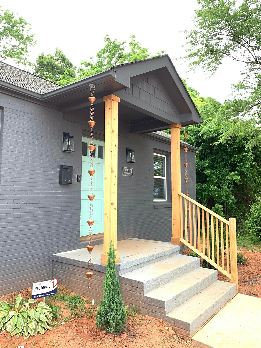 Building Photo - 2213 Catalina Ave