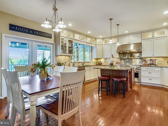 2nd image of 3511 Broadrun Dr