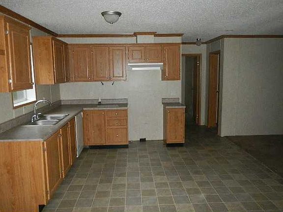 4th image of 180 Shanee Dr