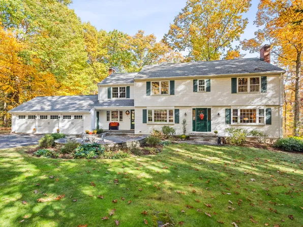52 Cotswold Way, Avon, CT 06001