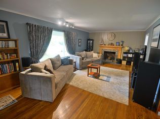 3522 Henderson Rd, Columbus, OH 43220