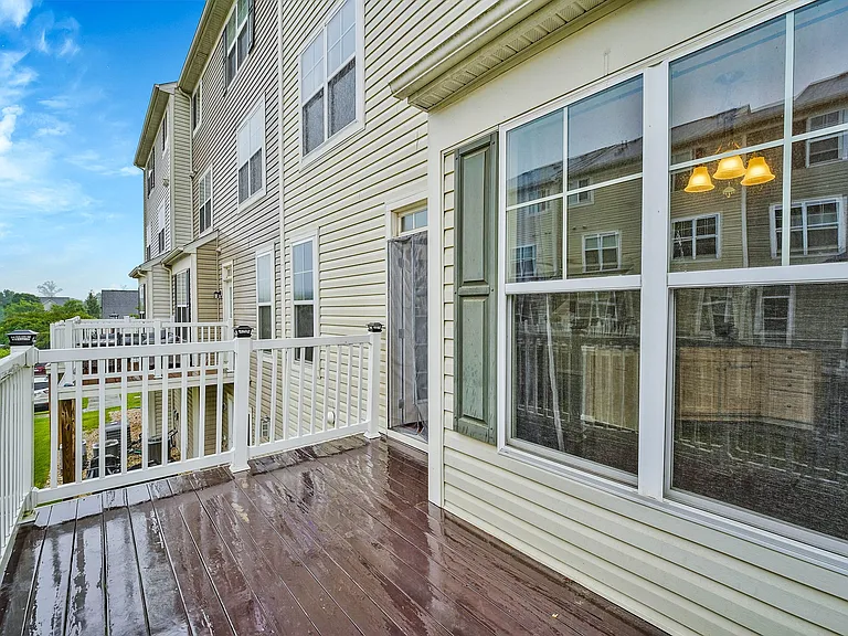 25218 Briargate Ter — Photo 37
