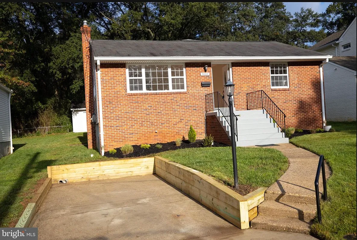 5 bed, 1600 sqft, $799 — Photo 4