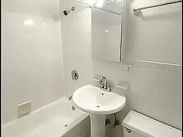 951 Amsterdam Avenue image 6 of 6