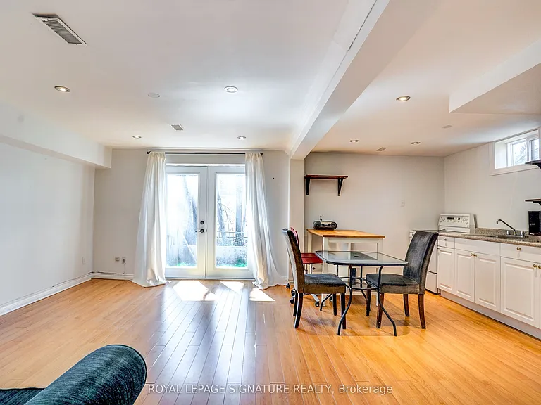 17 Avis Cres #BASEMENT — Photo 5