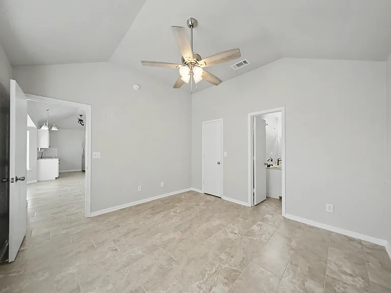 2502 Eastwood Dr — Photo 15