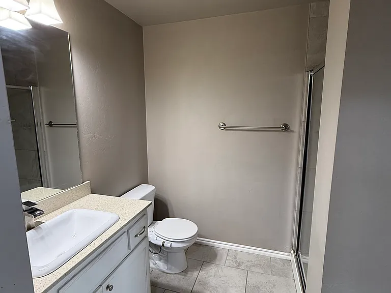 786 SW 13th St — Photo 19