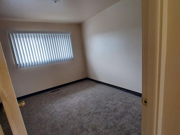 3rd image of 2243 Orchard St #5