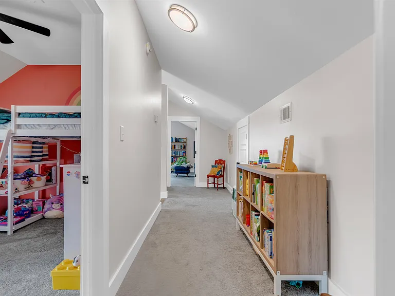 185 Alexander St — Photo 30