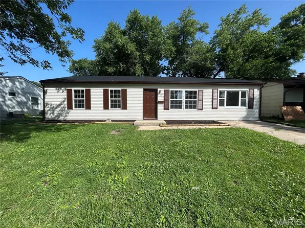519 Saint Leo Dr, Cahokia, IL 62206