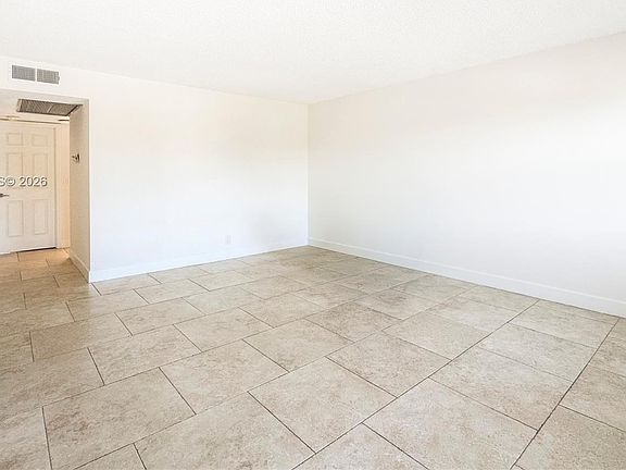 3rd image of 382 E Wellington Dr #382-K