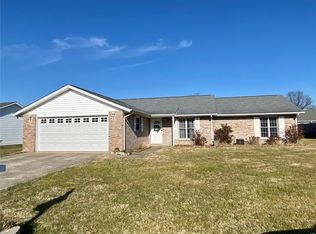 2208 Darren Dr, Marion, IL 62959