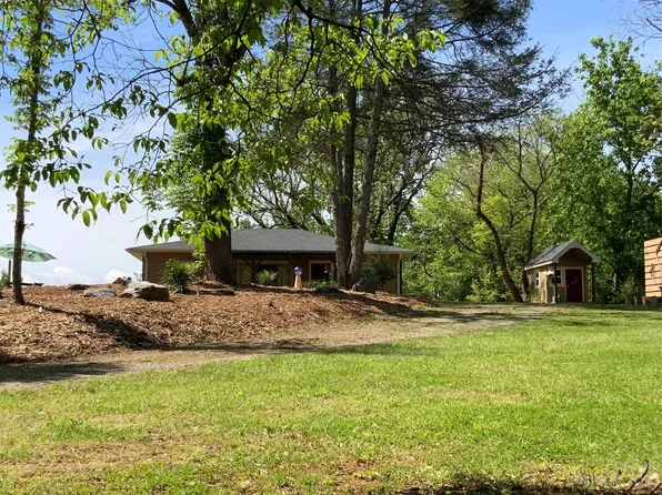 2076 Bristol Creek Ave, Morganton, NC 28655