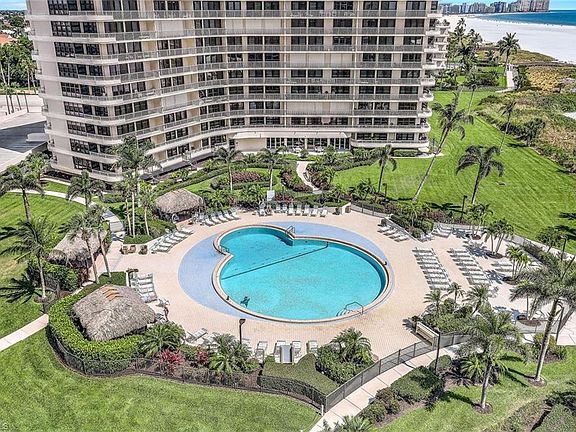 5th image of 320 Seaview CT #2-909