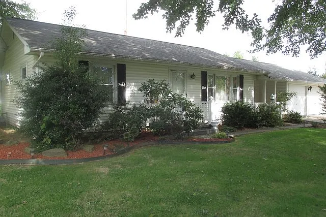 204 E North St photo 1
