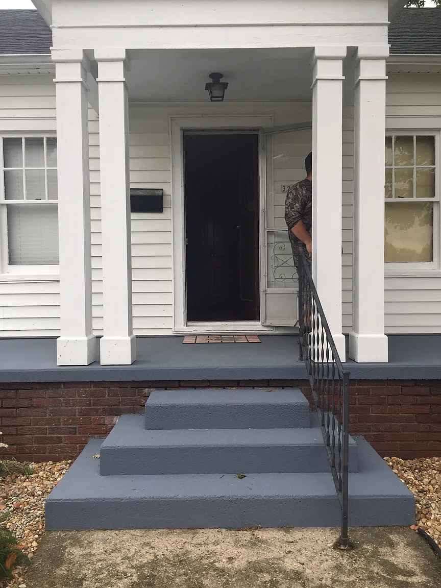 327 W Spring St photo 1