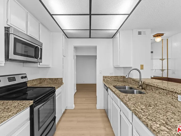 10535 Wilshire Blvd #603 — Photo 3