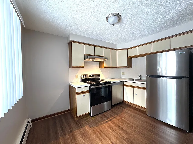 Sunset Court — Photo 20