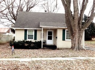 1108 Hemlock Ave, Dixon, IL 61021