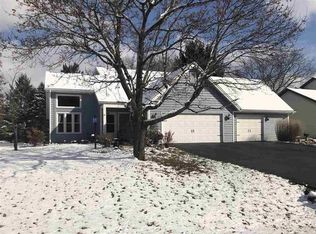 225 Echo Dr, Rockton, IL 61072