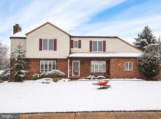 13 Lois Ct, Shrewsbury, PA 17361