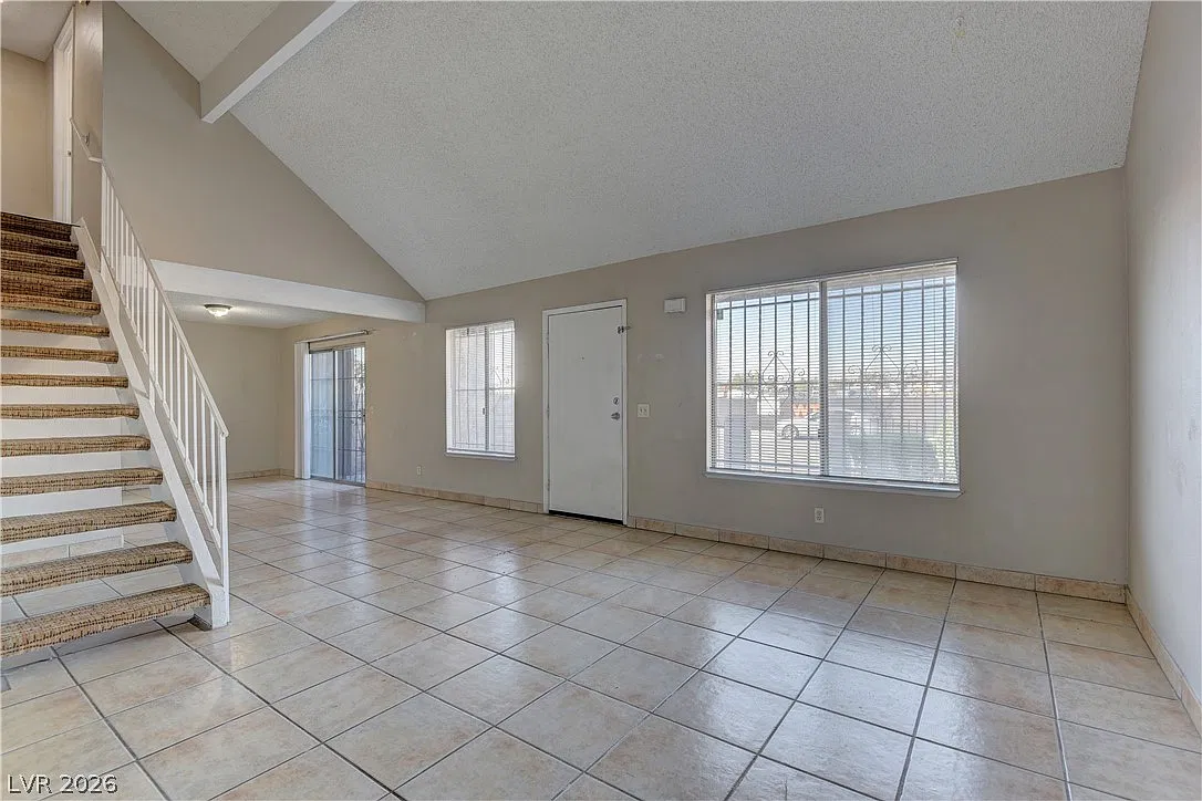 2 bed, 2.5 bath, 1365 sqft, $1,600 — Photo 2