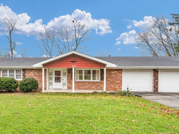 1004 E Allen St, Farmer City, IL 61842