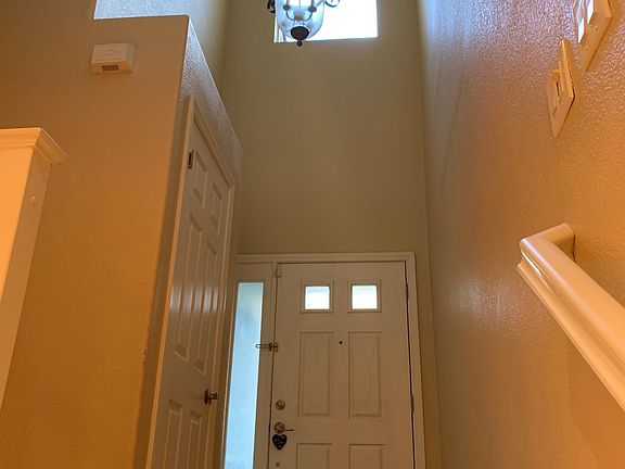 3rd image of 3714 Moorpark Ave