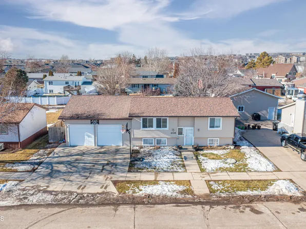 2325 17th Ave W, Williston, ND 58801