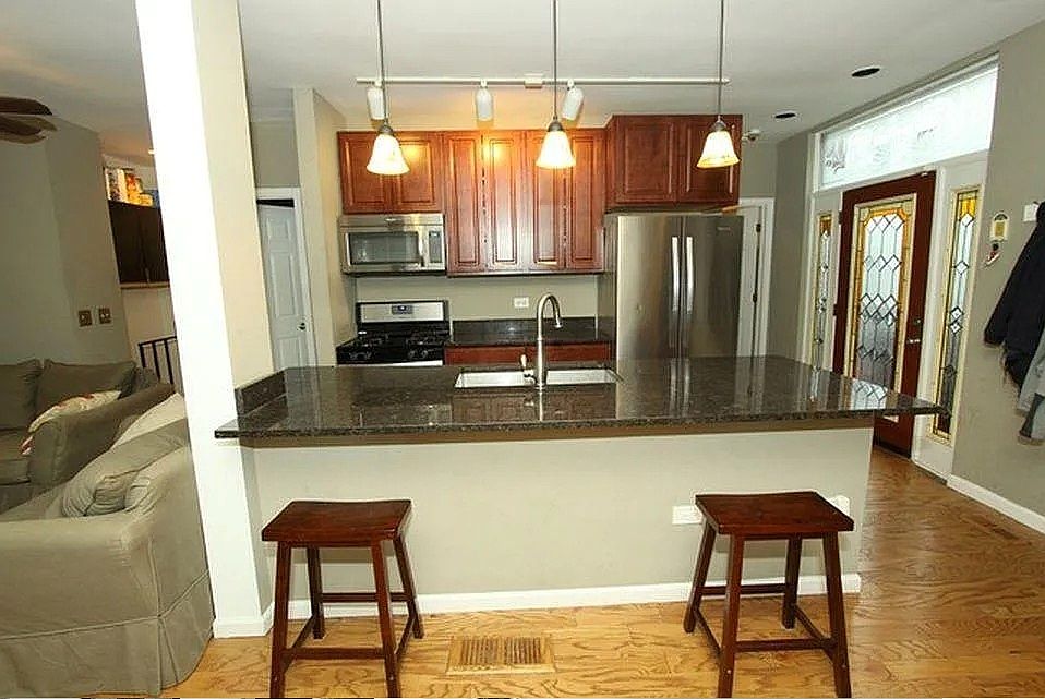 1st image of 2643 N Southport Ave #Ch