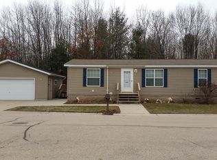 867 Bechthold Dr, Peshtigo, WI 54157