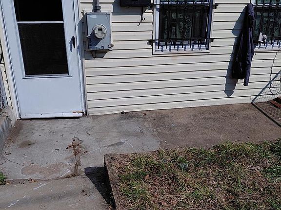 2nd image of 2330 Nicholson St SE