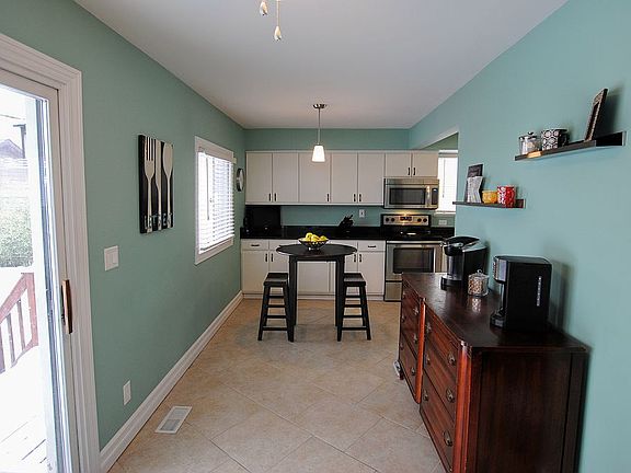 5th image of 502 S West St