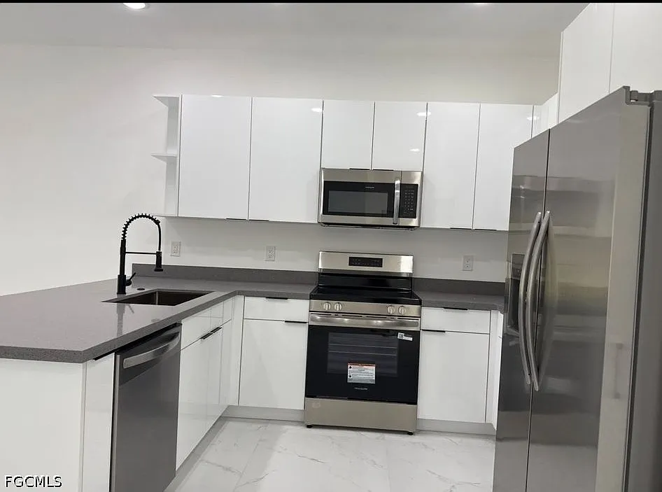 3 bed, 2.0 bath, 1200 sqft, $1,850 — Photo 4