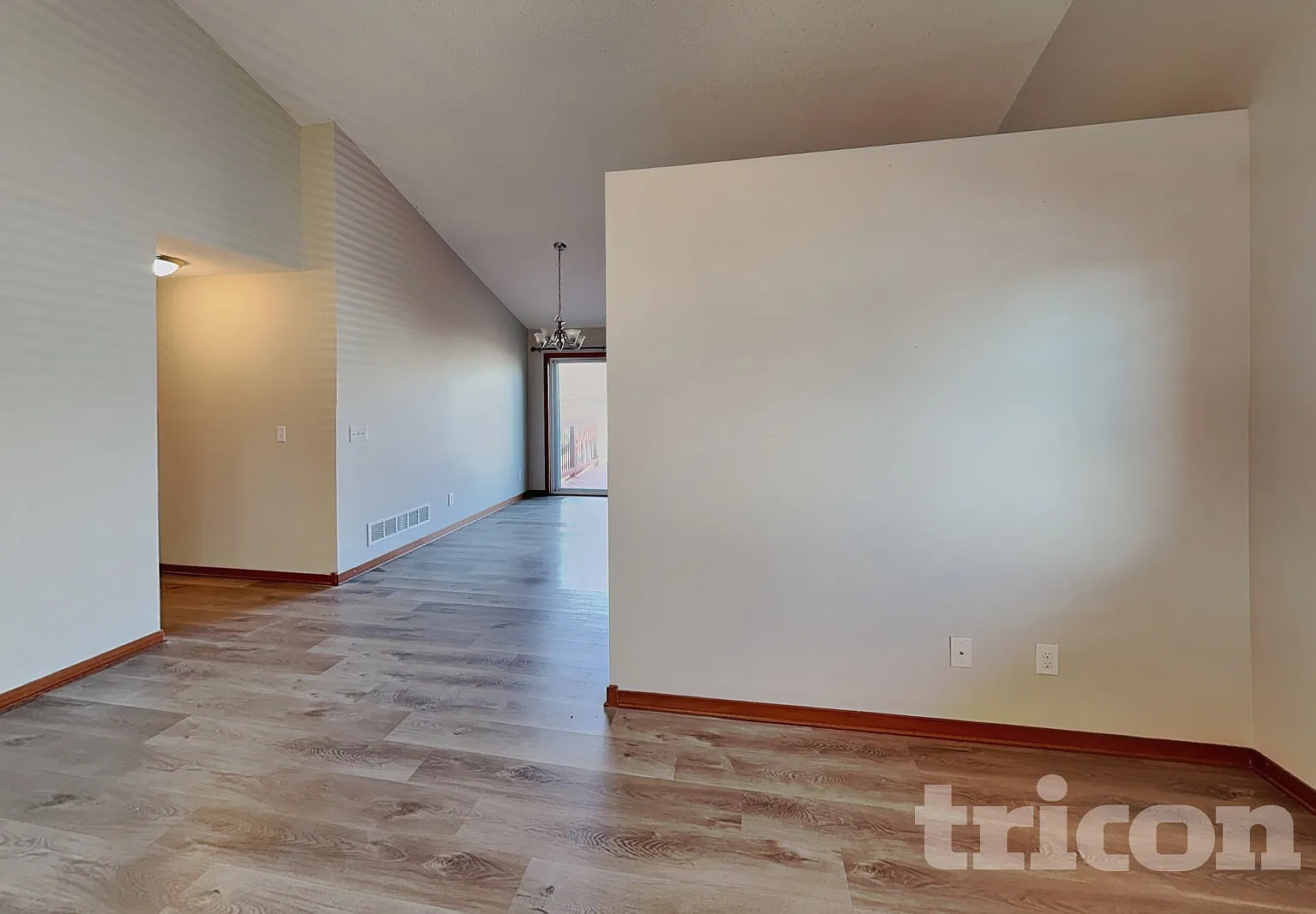 125 Arabian Ave Shakopee MN — Photo 3