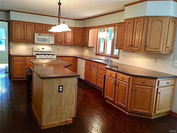 2nd image of 4394 Sagebrush Cir