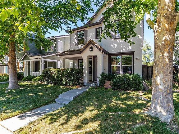 3rd image of 1116 Valley Glen Drive
