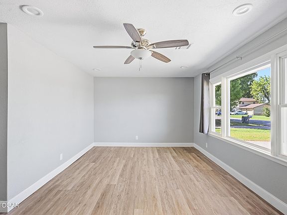 4th image of 2300 Sunset Ave