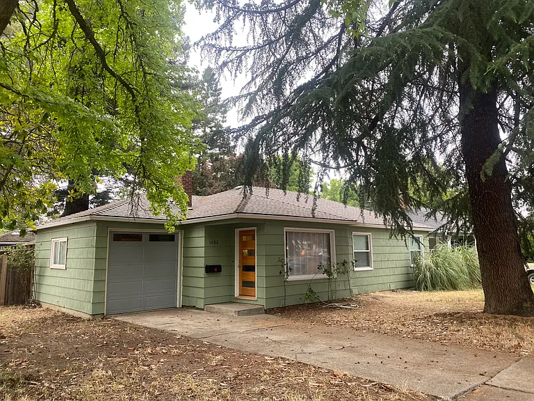 1042 Winchester Ave — Photo 23